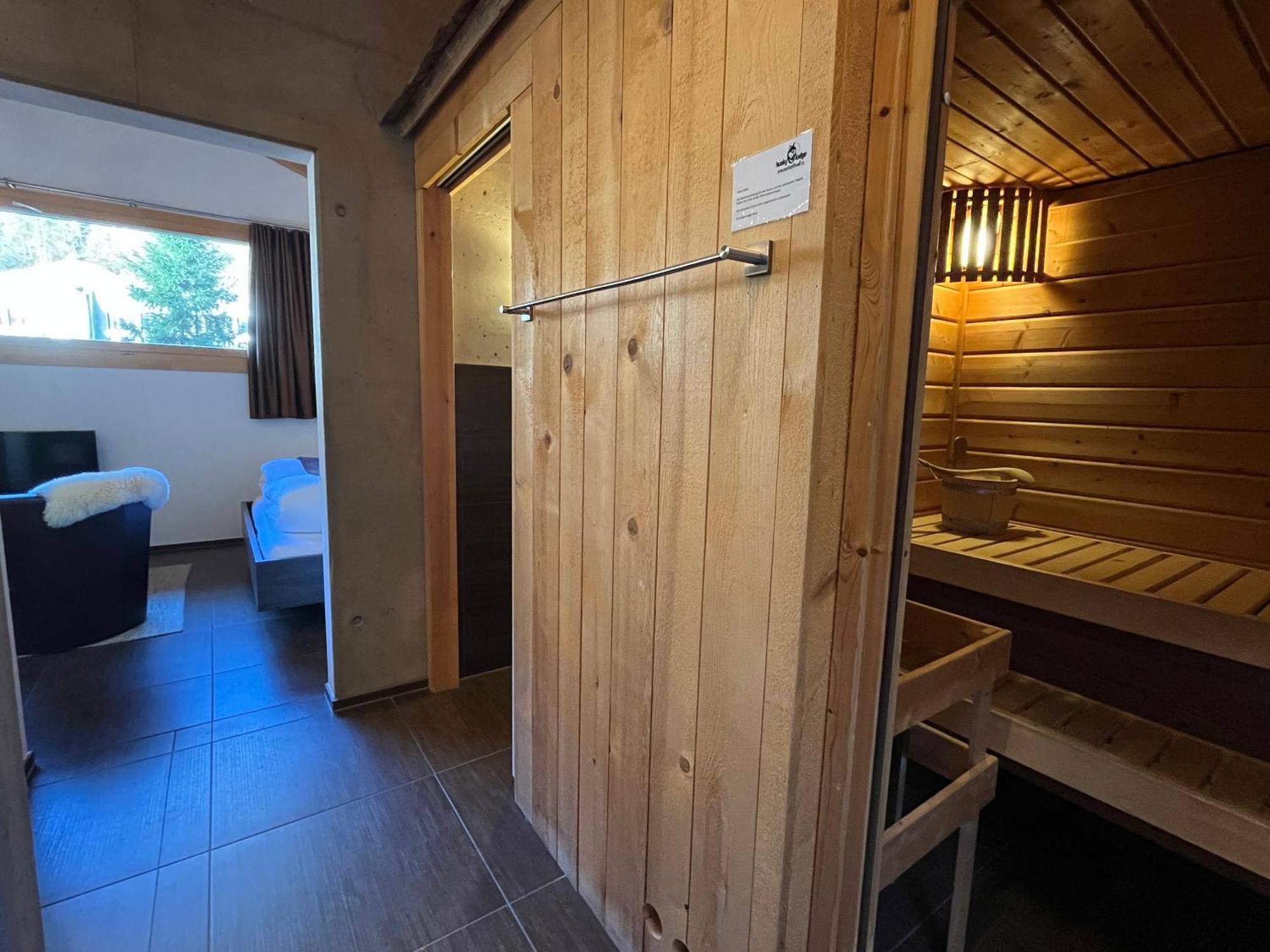 Huettenhotel Husky Lodge Muotathal Luaran gambar